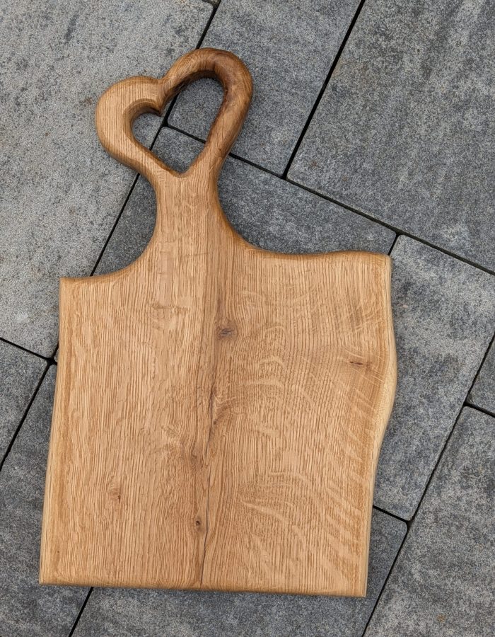 Srdíčkové prkénko (Dubová něha)